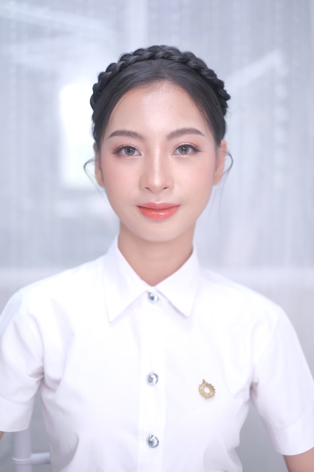 รับแต่งหน้ารับปริญญา แต่งหน้าสวยหวาน ผมเปียสวย