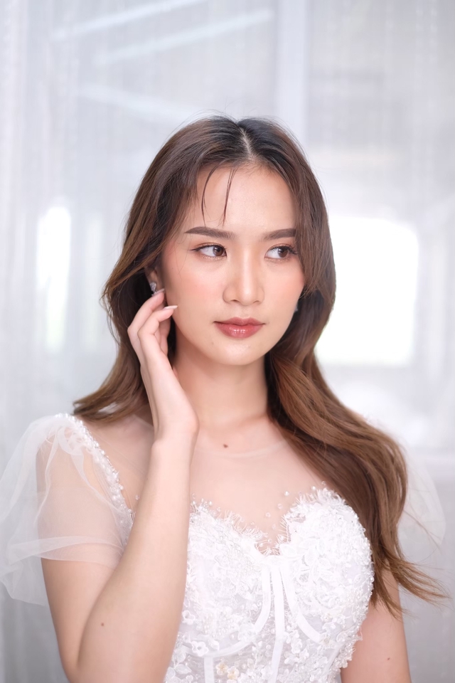 รับแต่งหน้าเจ้าสาว แต่งหน้าลุคสวยหวาน ช่างแต่งหน้ามืออาชีพ