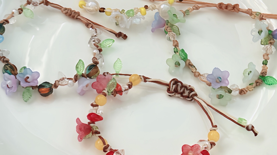 สร้อยข้อมือเชือกเทียน Handmade ทำเองทุกเส้นค่ะ
- ยาวประมาณ 19 ซม. มีสายต่อปรับระดับได้ถึง 23 ซม.