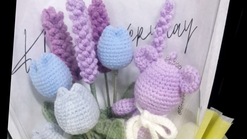 ช่อดอกไม้ โครเชต์ จากไหมพรม