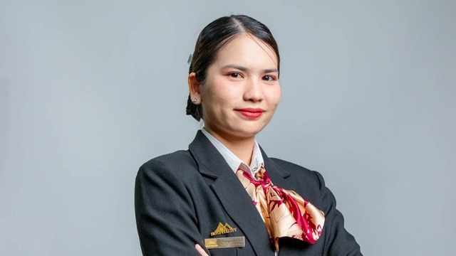 ถ่ายรูปโปรไฟล์พื้นหลังขาว