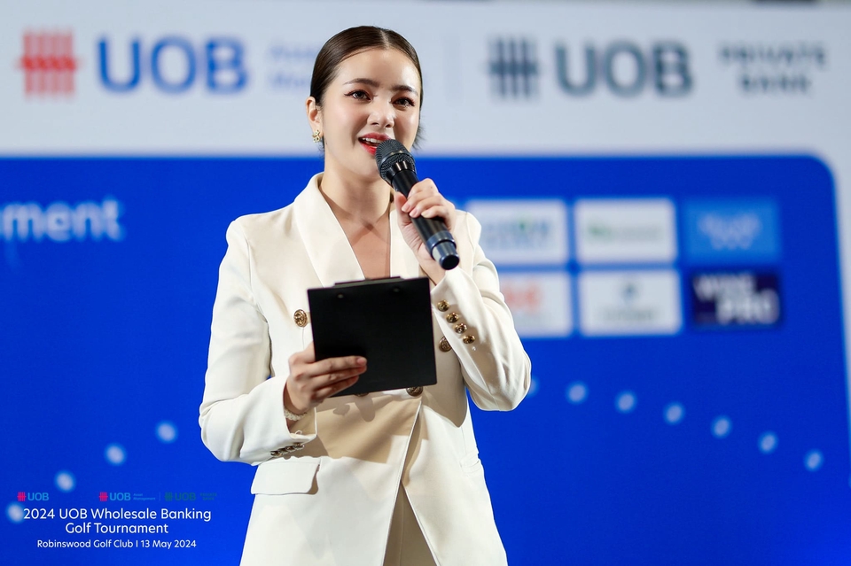 พิธีกรมืออาชีพงานอีเว้นท์ รับจ้างพิธีกร mc งานแต่งงาน