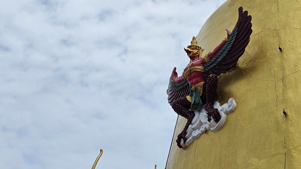 รับจ้างเข้าวัดทำบุญ