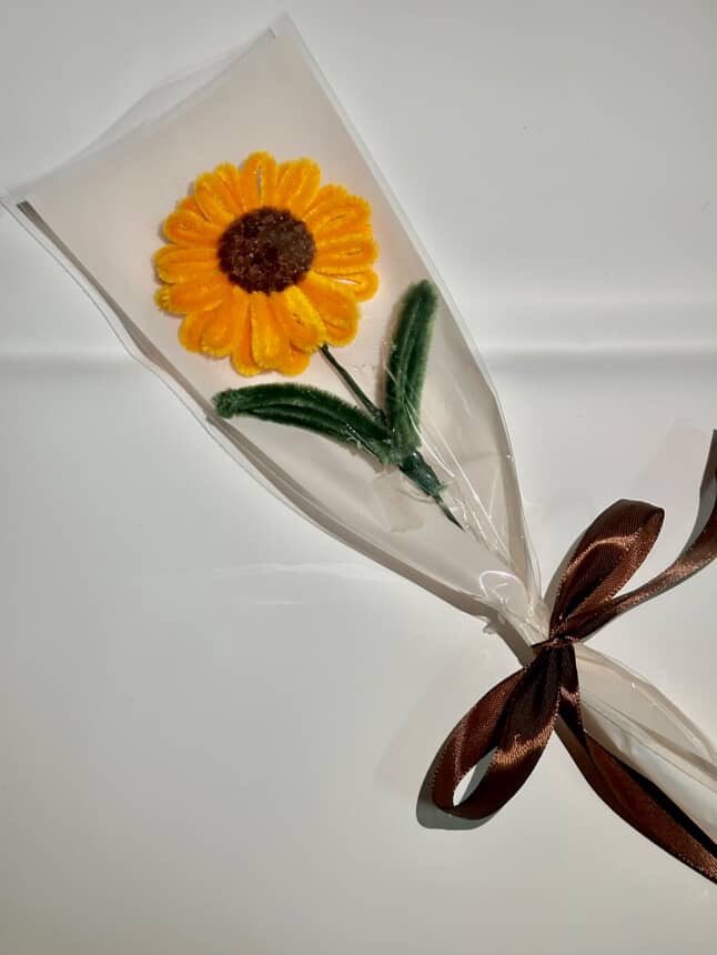 รับจัดดอกไม้ทานตะวัน ดอกไม้ไหมพรม งานแต่งงาน