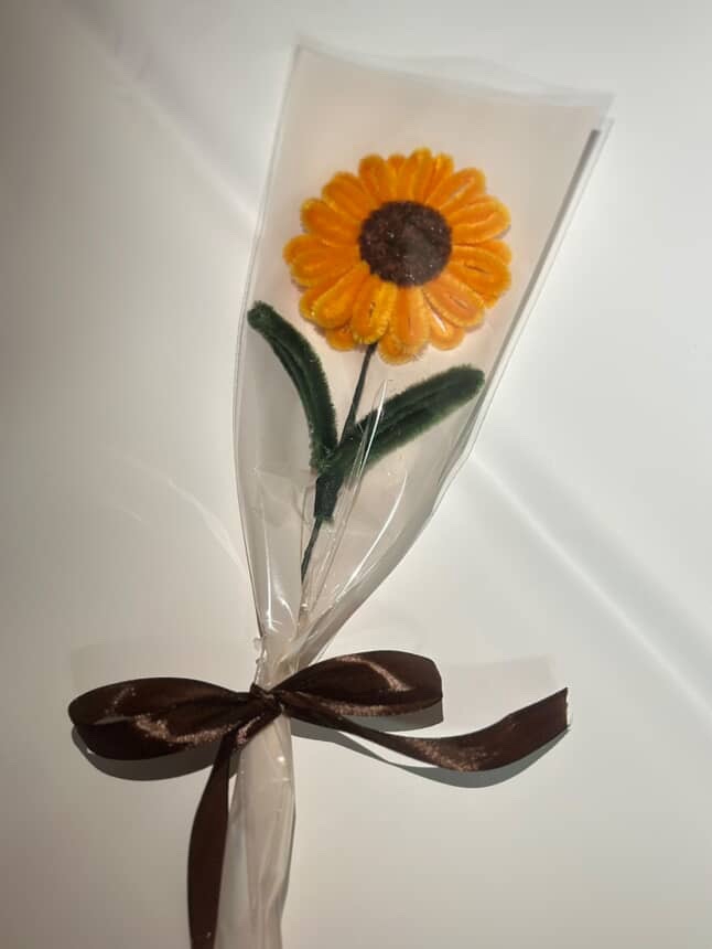 รับจัดดอกไม้ทานตะวัน ดอกไม้ประดิษฐ์ งานแต่งงาน