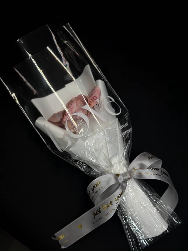 รับจัดช่อดอกไม้เงินสด ช่อดอกไม้เงินสดงานแต่งงาน