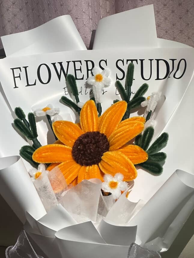 รับจัดดอกไม้ช่อเล็ก ดอกทานตะวัน ดอกเดซี่ สวยงาม