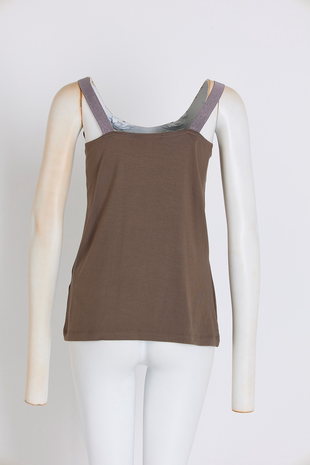 รับถ่ายภาพสินค้า เสื้อผ้าแฟชั่น ช่างภาพフリーランス ถ่ายรูปโปรไฟล์