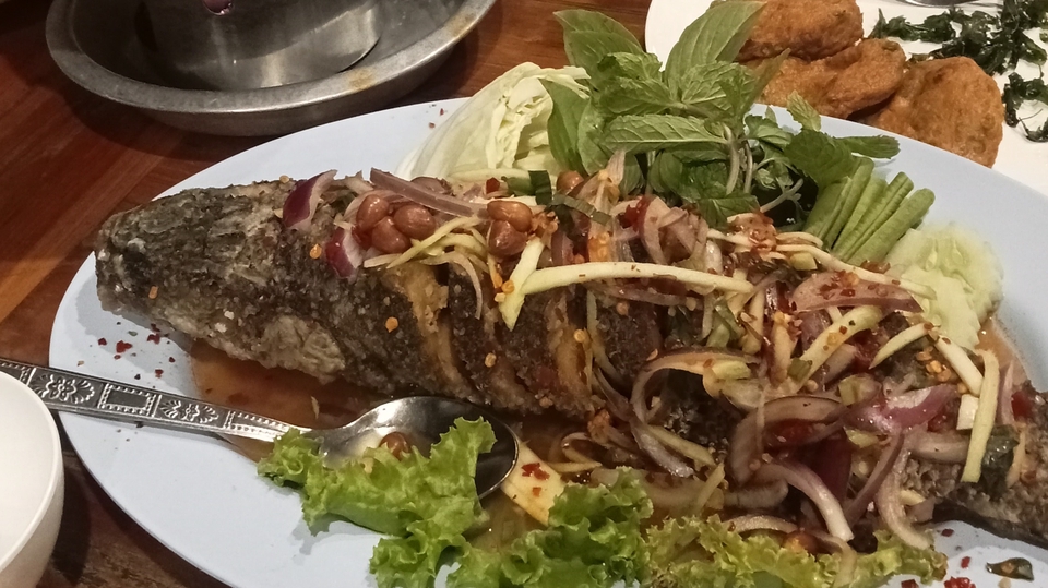 เพื่อนกินข้าว