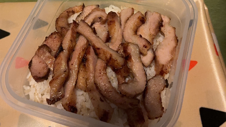 รับทำข้าวกล่อง ข้าวคอหมูย่าง ข้าวหน้าไก่เทอริยากิ ข้าวไก่นิวออลีน และ อื่นๆ (ถ้าทำได้)