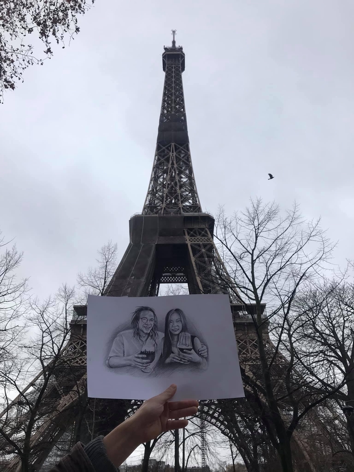 รับวาดภาพเหมือนคู่รักสไตล์การ์ตูน  ภาพวาดมือถือ  หน้าไอเฟล