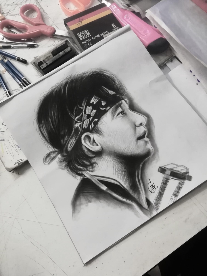 รับวาดภาพเหมือนภาพสีเทา ดินสอ  ภาพเหมือนบุคคล  วาดภาพบุคคล