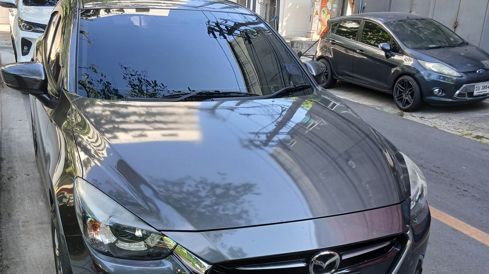 มาสด้า2 4ประตูรับส่งผู้โดยสารสิ่งของชิ้นไม่ใหญ่