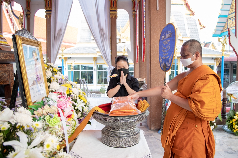 รับถ่ายรูปงานศพ ช่างภาพงานฌาปนกิจ ถ่ายรูปงานวัด สุภาพ ช่างภาพถ่ายรูปผู้ชาย ภาพถ่ายบุคคล