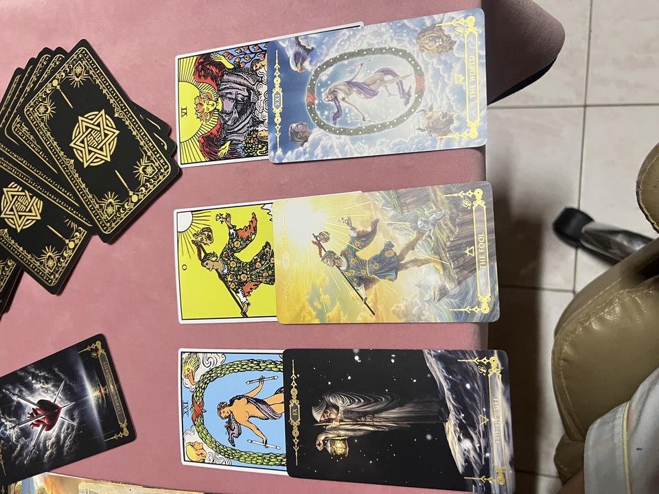 ดูดวงไพ่ทาโรต์ ดูดวงความรัก การงาน