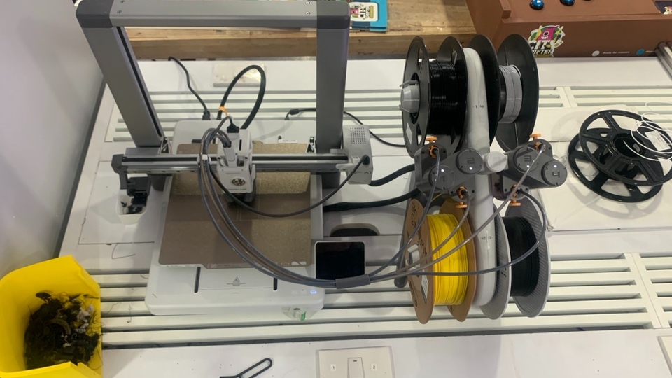 เครื่อง 3D Printing ครับ พร้อมใช้งานครับ