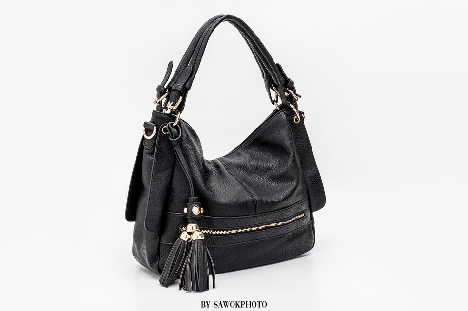 รับถ่ายภาพสินค้า กระเป๋าแฟชั่นสวยหรู ช่างภาพสินค้ามืออาชีพ