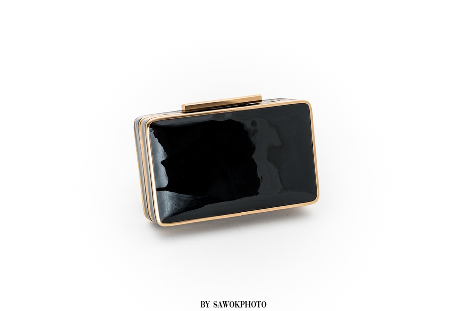 รับถ่ายภาพสินค้า กระเป๋าถือหรู ช่างภาพมืออาชีพ บริการถ่ายภาพสินค้าคุณภาพสูง