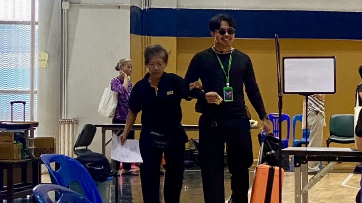 สตาฟรันคิวถ่ายภาพนิ่ง 500 คน