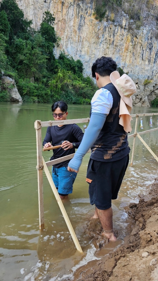 ทีมพรอพรายการ Boys Journey