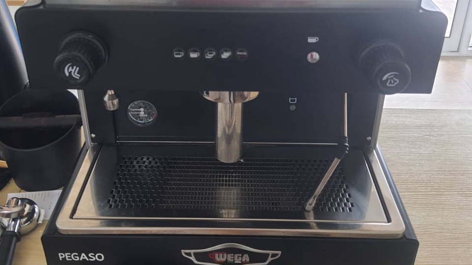 รับซ่อมเครื่องชงกาแฟ เครื่องบดกาแฟ Wega expobar xlvi frema astoria mazzer muira taurino