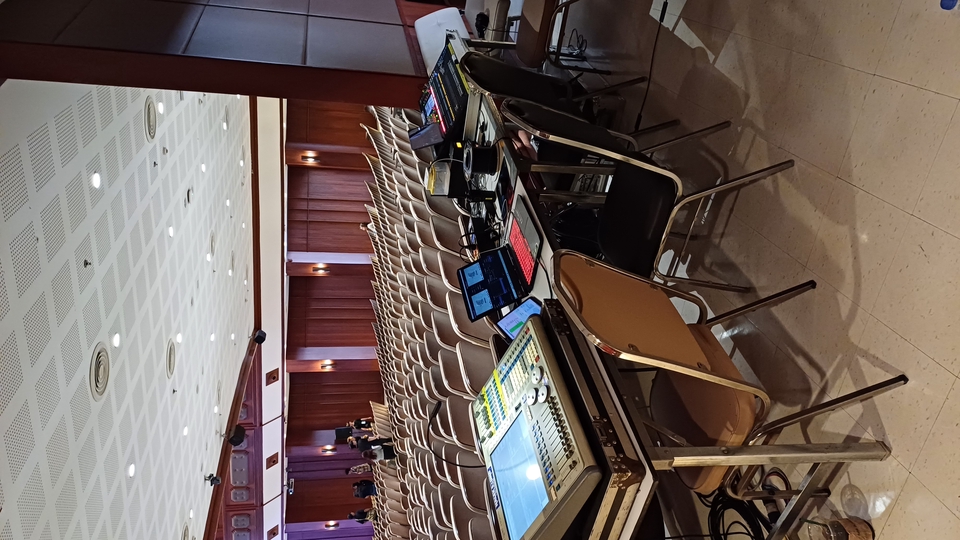 Sound Engineer - Stage lighting operator/designer - 10