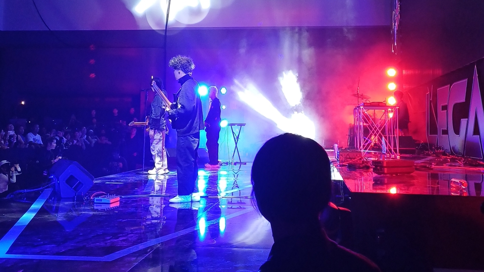 ซาวด์เอ็นจิเนียร์มืออาชีพ คุมเครื่องเสียงคอนเสิร์ต