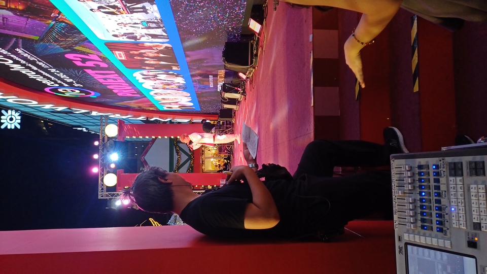 Sound Engineer - Stage lighting operator/designer - 5