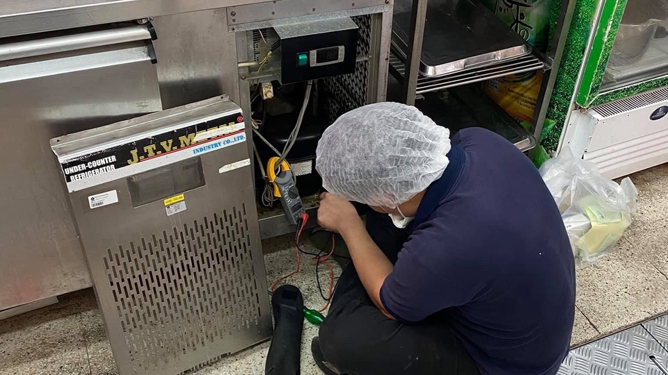 ช่างไฟฟ้าซ่อมเครื่องทำความเย็นระบบไฟฟ้า รับเหมาไฟฟ้าทั่วไป