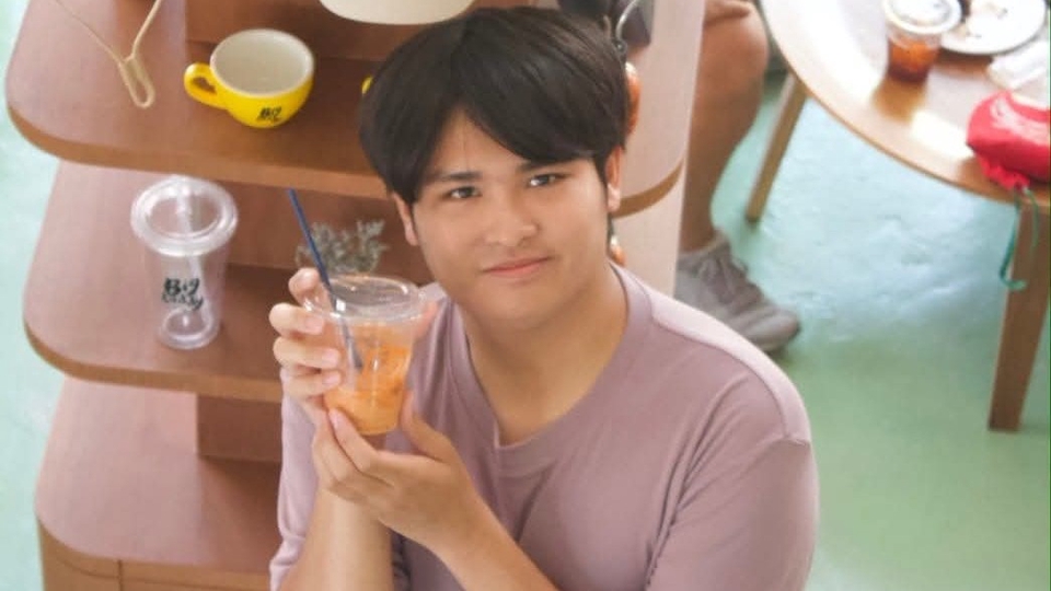 เป็นเพื่อนเที่ยว ไปคาเฟ่ ถ่ายรูป