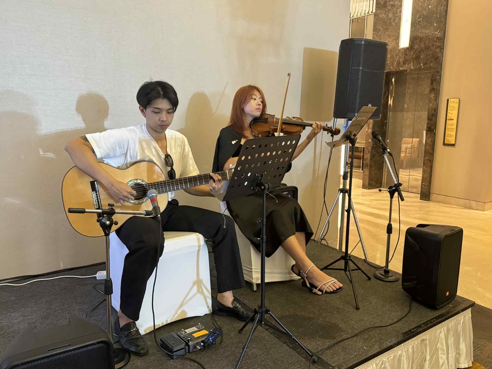 จ้างวงดนตรี นักดนตรีมืออาชีพ ดนตรีสด งานแต่งงาน