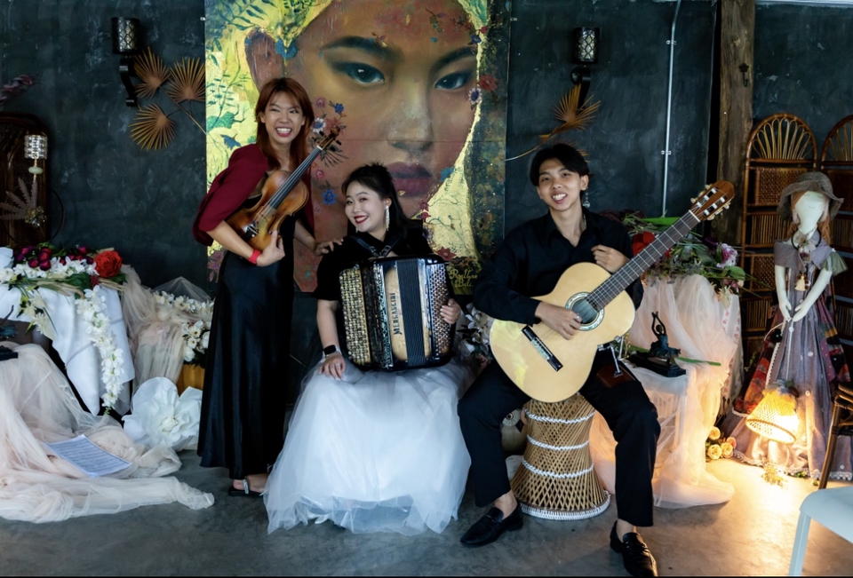 จ้างวงดนตรีคลาสสิกแสดงสด นักดนตรีมืออาชีพ