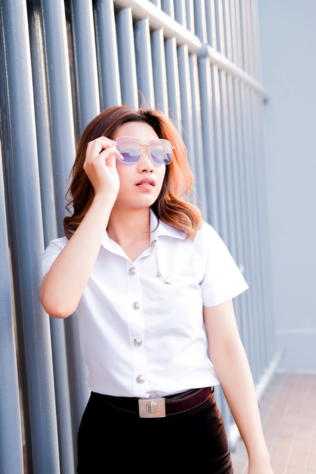 ตากล้อง รับถ่ายรูป portrait ช่างภาพแฟชั่น มุมมองสวยๆ รับถ่ายภาพบุคคล ทั่วไป รูปโปรไฟล์