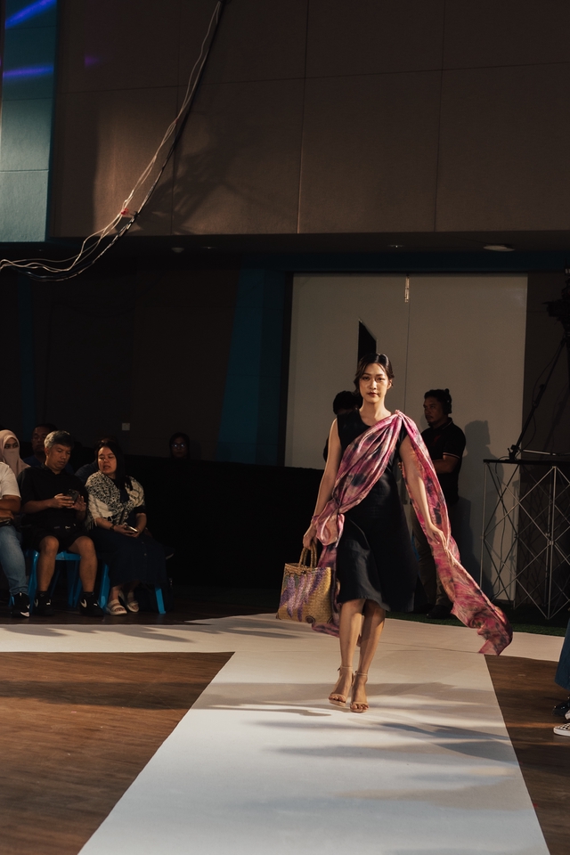 อื่นๆ - นางแบบ ถ่ายแบบเสื้อผ้า รองเท้า หน้าผม - 6