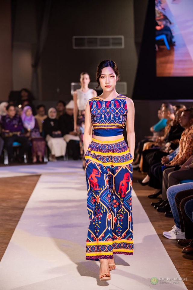 อื่นๆ - นางแบบ ถ่ายแบบเสื้อผ้า รองเท้า หน้าผม - 7