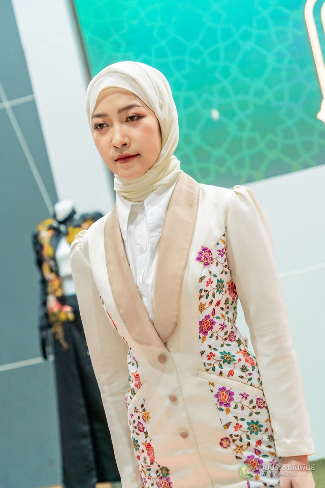 อื่นๆ - นางแบบ ถ่ายแบบเสื้อผ้า รองเท้า หน้าผม - 11