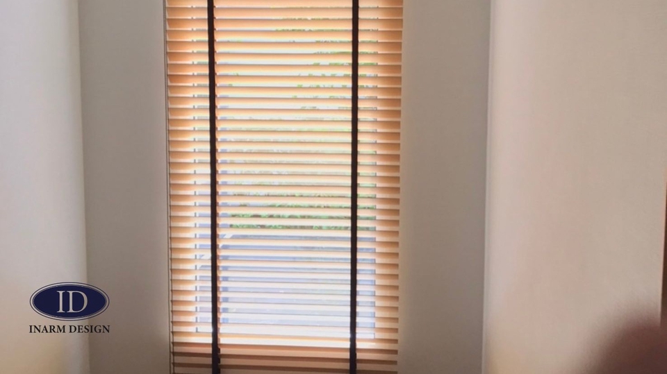 มู่ลี่ไม้โถงบันได