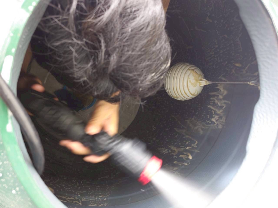 จ้างแม่บ้าน ทำความสะอาด - ล้างถังเก็บน้ำ บ่อวิน ปลวกแดง - 5