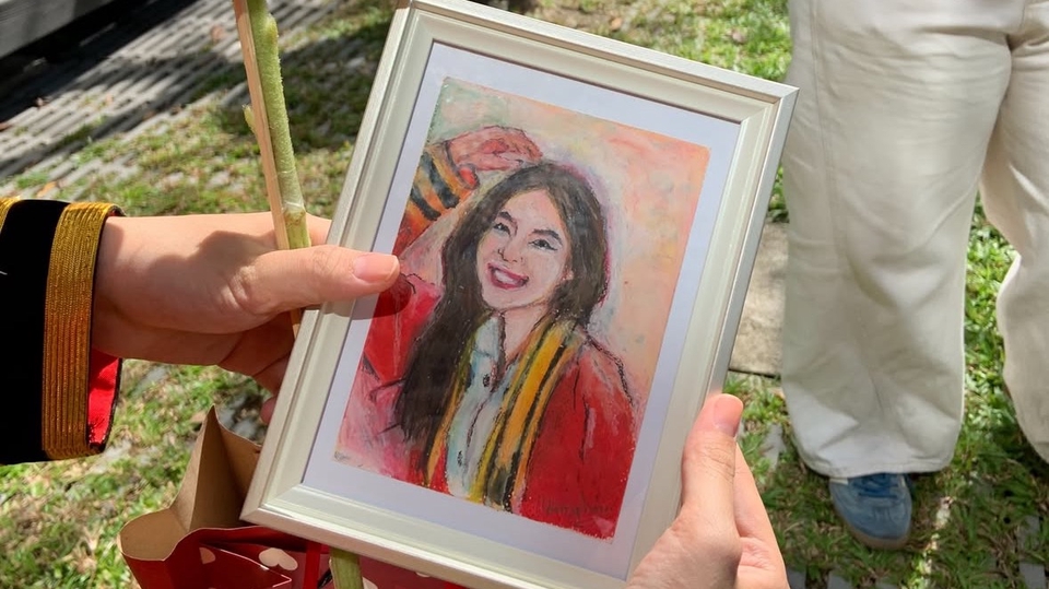 รับวาดรูปเหมือนสี ชอล์กน้ำมัน พร้อมกรอบ