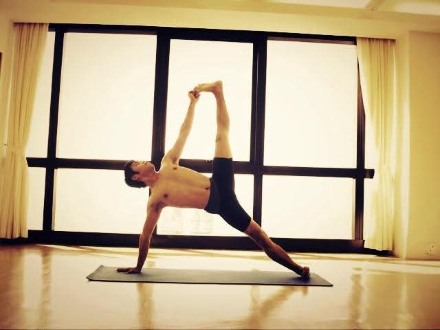 ครูสอนโยคะที่บ้าน โยคะส่วนตัว ท่าโยคะยาก