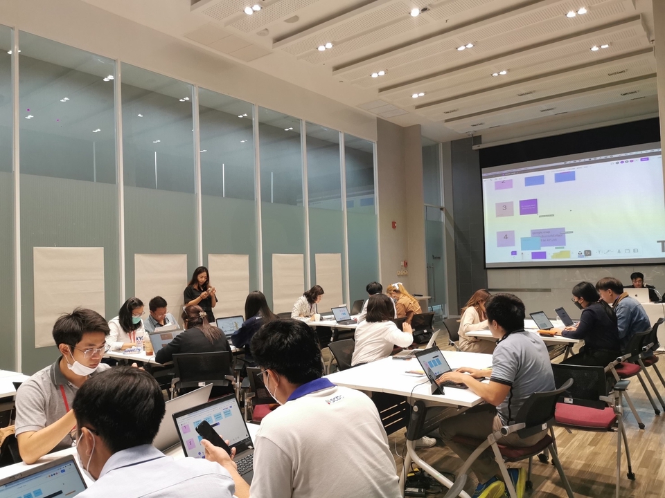 รับออกแบบUI UX ออกแบบเว็บแอปพลิเคชั่น