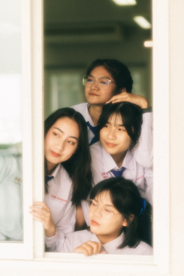 รับถ่ายภาพกลุ่มเพื่อนสาว ช่างภาพรับปริญญา ถ่ายภาพพอร์ตเทรต