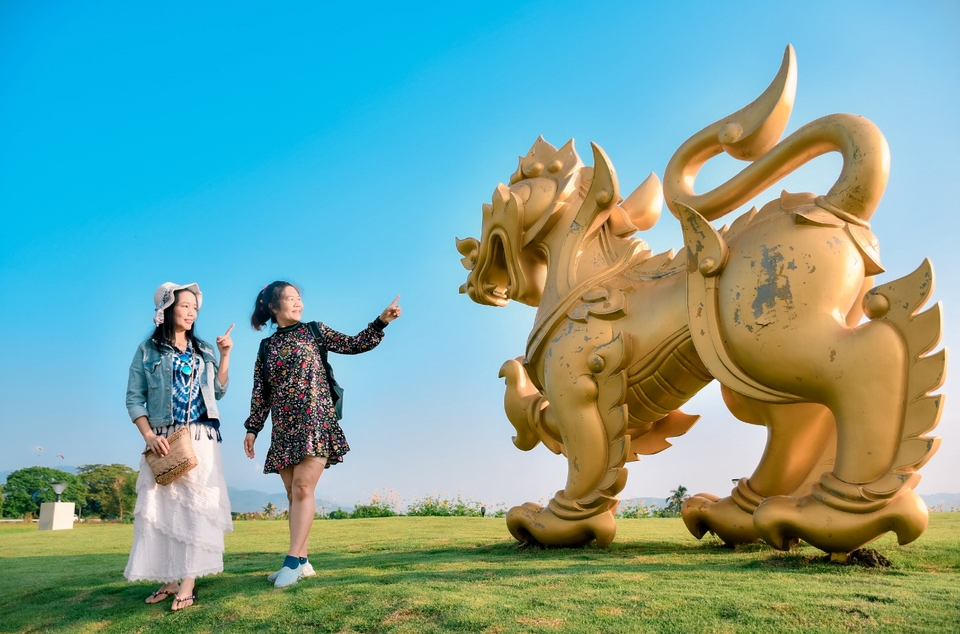 ผู้ช่วยช่างภาพมืออาชีพ บริการถ่ายภาพทั่วไทย