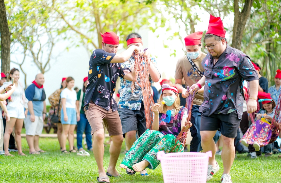 ผู้ช่วยช่างภาพกิจกรรมทีมงานสนุกสนาน