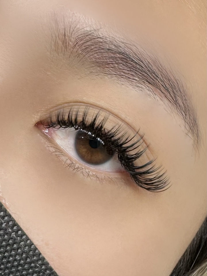 ต่อขนตาหลับตาสวยธรรมชาติถึงบ้าน