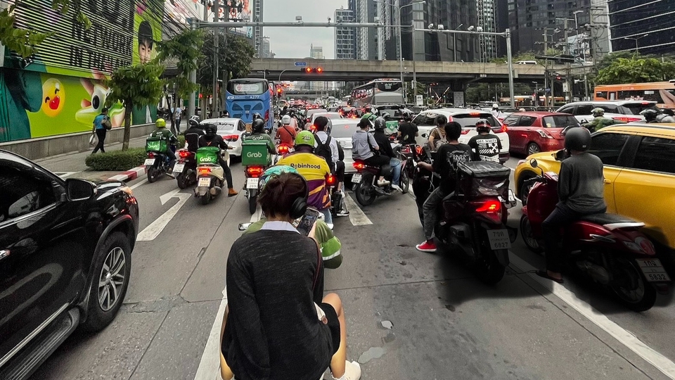 รับส่งคน