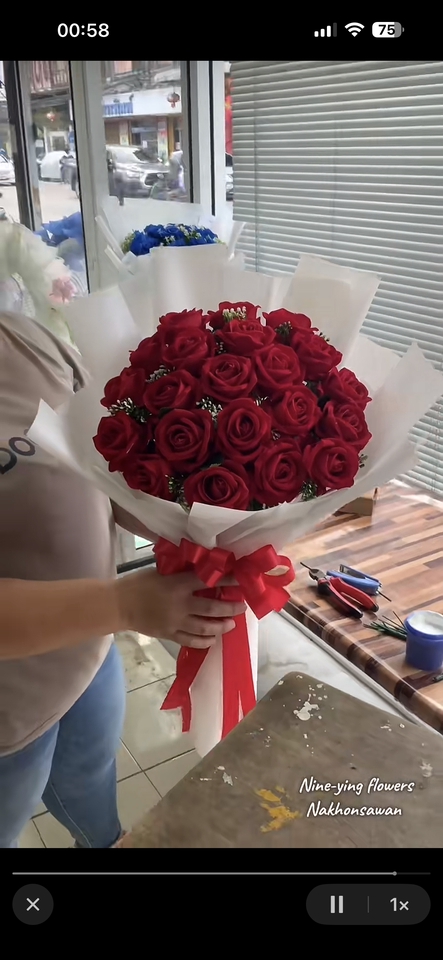 รับจัดดอกไม้ - ช่อกุหลาบ (งานดอกไม้ปลอม) - 2
