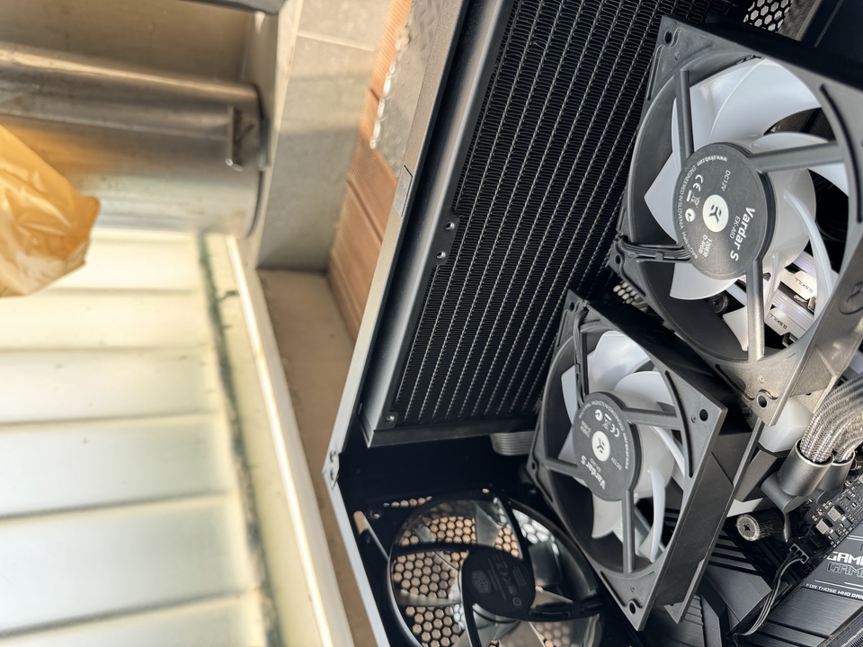 ซ่อมอุปกรณ์ไอที - รับทำความสะอาดคอมพิวเตอร์ PC ถึงบ้าน (On-site) แก้คอมร้อน ฝุ่นหนา เปลี่ยนซิลิโคน Arctic MX-4 - 19