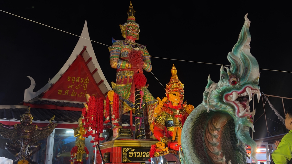 รับขอพร ทำบุญ ท้าวเวสสุวรรณ วัดบางชัน