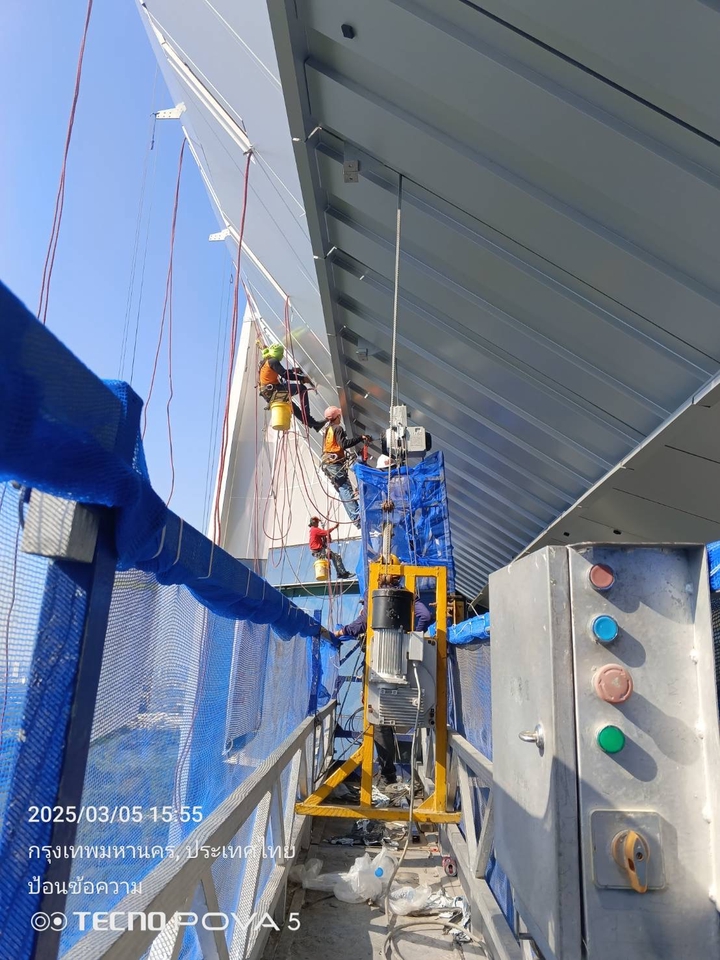 ผู้รับเหมาก่อสร้างงานสูง ปีนป่าย ติดตั้งหลังคา ช่างรับเหมา